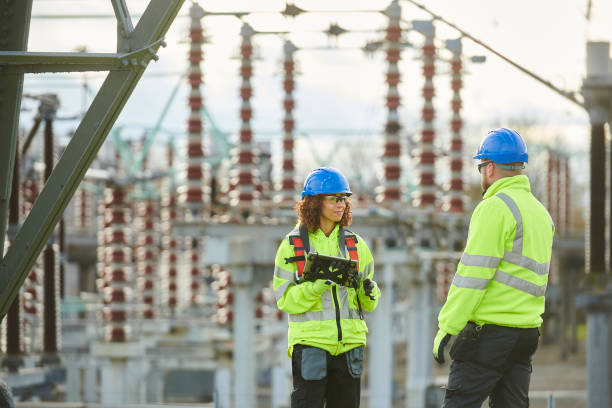 Best Electrical Contractors for Businesses  in Bloomingburg, OH
