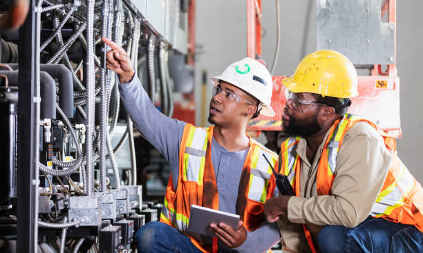 Best Licensed Electrician  in Bloomingburg, OH